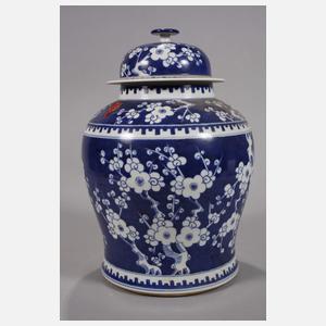 Paar Pflaumenblüten-Deckelvasen