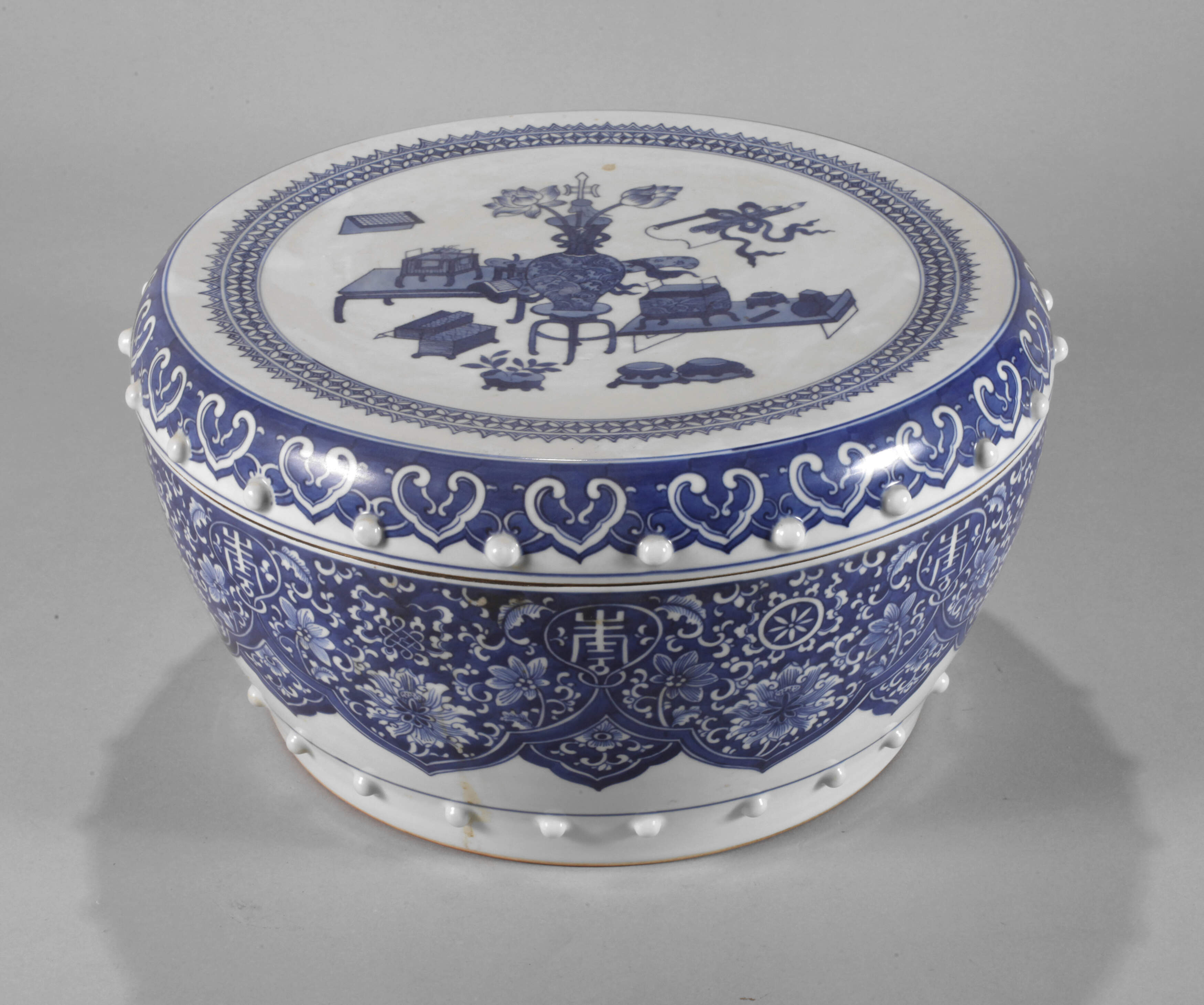 Sehr große Dagu-Deckeldose