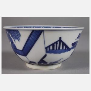 Fünf fein bemalte Teeschalen