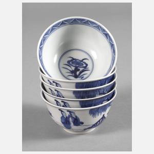 Fünf fein bemalte Teeschalen