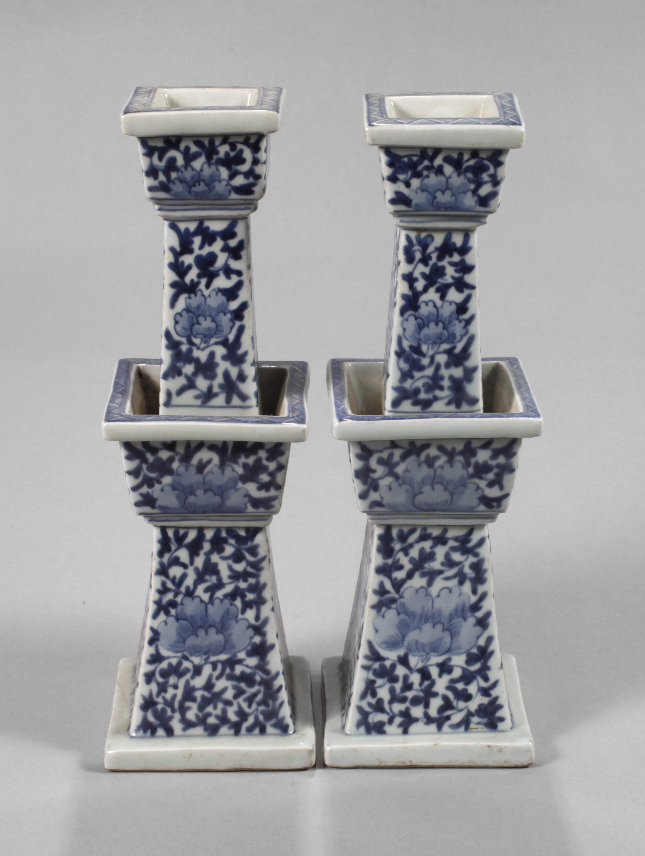 Paar chinesische Altarleuchter