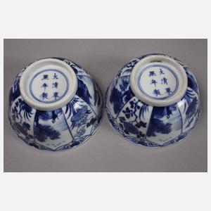 Paar fein bemalte Teeschalen