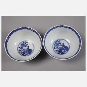 Paar fein bemalte Teeschalen