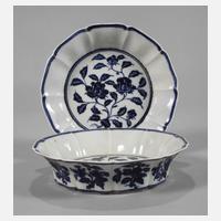 Paar blütenförmige Schalen111