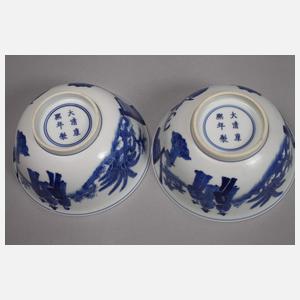 Paar fein bemalte große Teeschalen