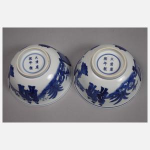 Paar fein bemalte große Teeschalen