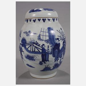 Paar schlanke Vorratsvasen