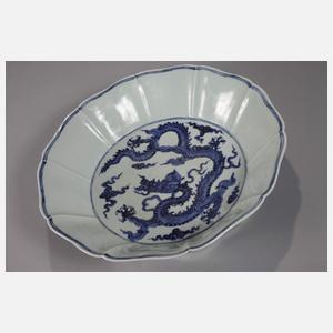 Große Blütenschale mit kaiserlichen Drachen