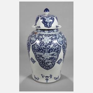 Sehr große Deckelvase mit Päonienblüten