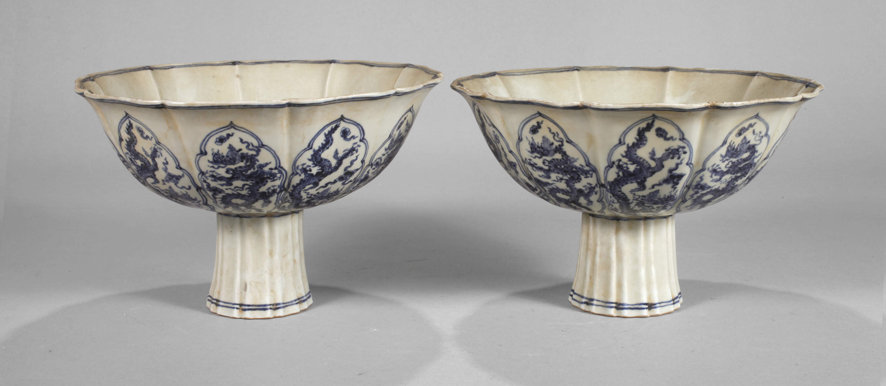 Paar große Stem Cups