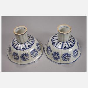 Paar Stem Cups mit Drachenmedaillons