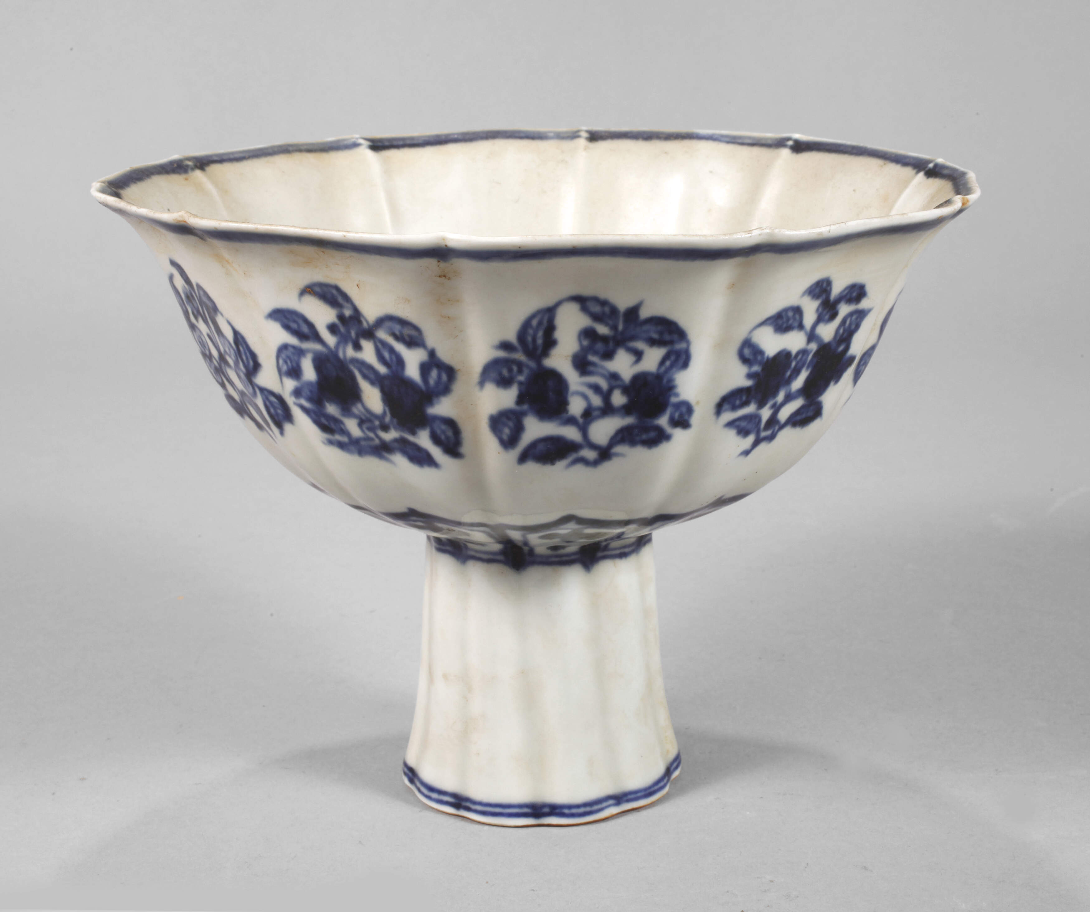 Stem Cup mit Granatapfeldekor