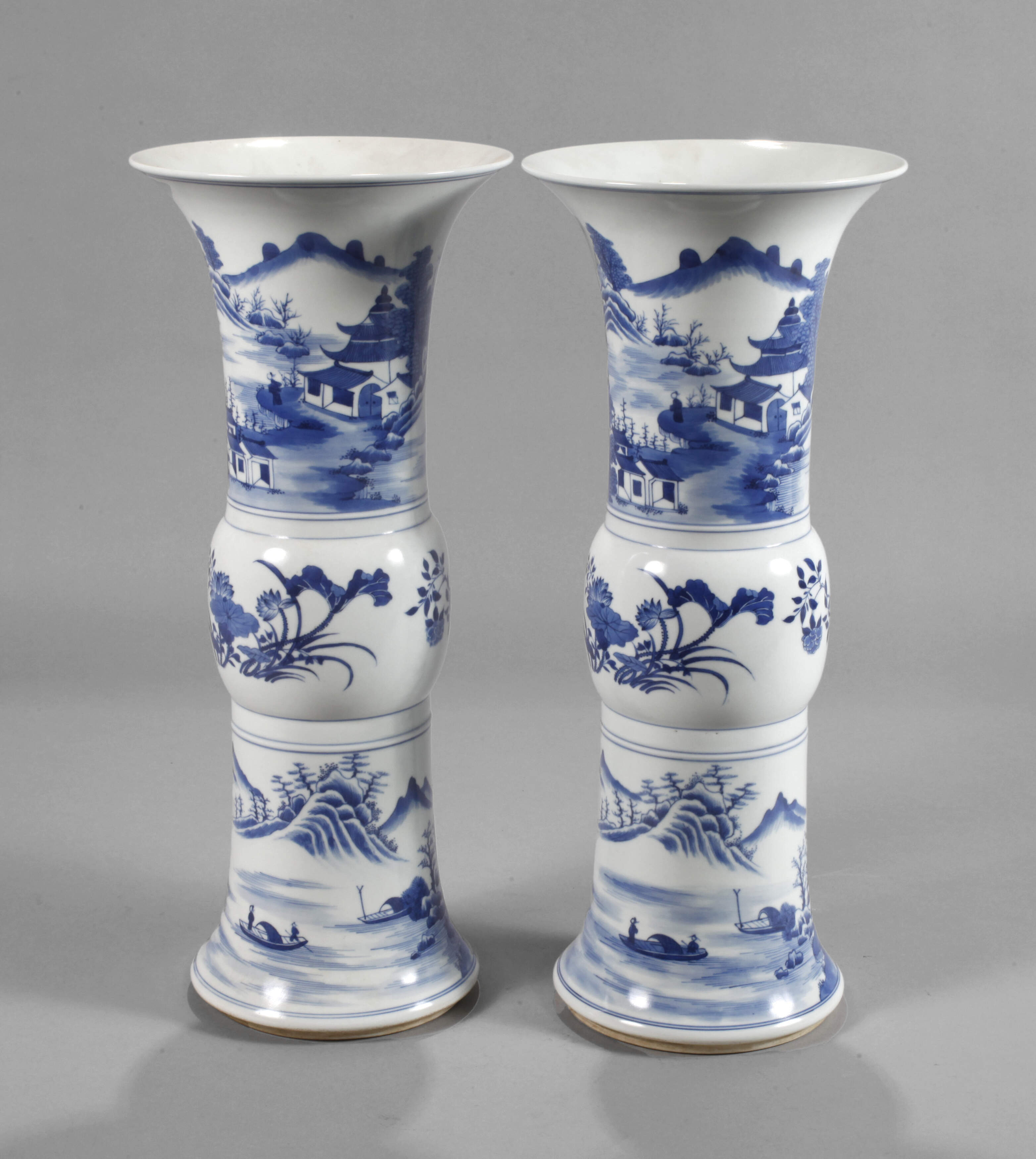 Paar große GU-Vasen