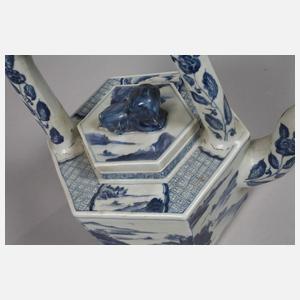 Paar große facettierte Teekannen