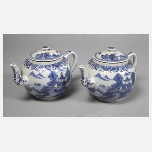 Paar große bauchige Teekannen