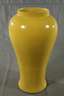 Paar riesige gelbe Deckel-Vasen