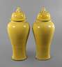 Paar riesige gelbe Deckel-Vasen