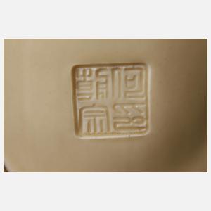 Große Blanc-de-Chine-Figur "Guanyin als Beschützer der Seefahrer"