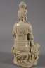 Blanc-de-Chine-Figur "Guanyin mit heiliger Lotosblume"