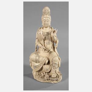 Blanc-de-Chine-Figur "Guanyin mit heiliger Lotosblume"