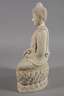 Blanc-de-Chine-Figur des Buddha Shakyamuni im Sarnath-Stil