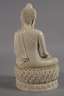 Blanc-de-Chine-Figur des Buddha Shakyamuni im Sarnath-Stil