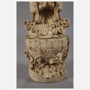 Blanc-de-Chine-Figur "Segnende Guanyin"