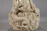 Sehr große Blanc-de-Chine-Figur "Stehende Guanyin mit dem Kinde"