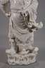 Riesige Blanc-de-Chine-Figur "Der drohende Kriegsgott Guandi"
