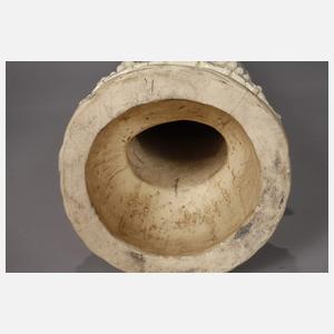 Riesige Blanc-de-Chine-Figur "Stehende Guanyin mit Wunschzepter und Ambrosiaflasche"