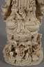 Große Blanc-de-Chine-Figur "Der Bodhisattva Manjusri im Lotosblatt"