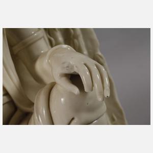 Große Blanc-de-Chine-Figur "Guanyin in der Meereshöhle"