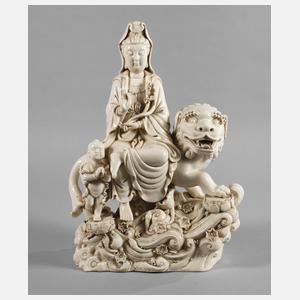 Große Blanc-de-Chine-Figur des Avalokiteshvara Simhanada