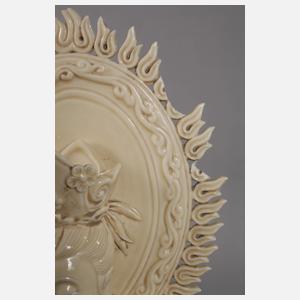 Große Blanc-de-Chine-Figur "Stehende Guanyin Ambrosia versprengend"