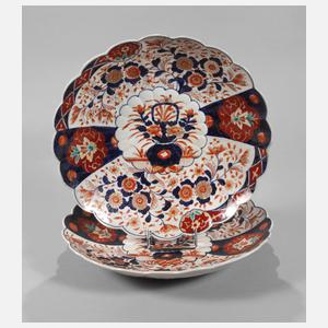 Paar große Imari-Teller