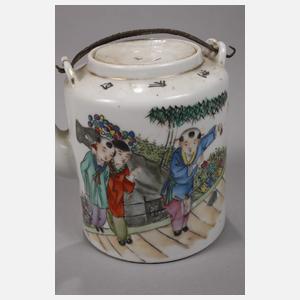 Drei Teekannen Famille Rose