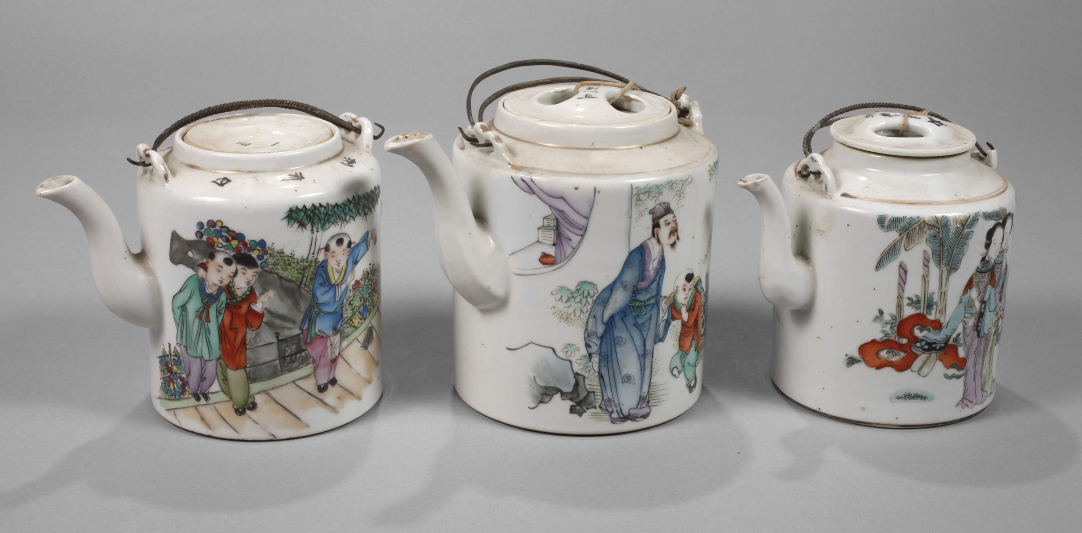 Drei Teekannen Famille Rose
