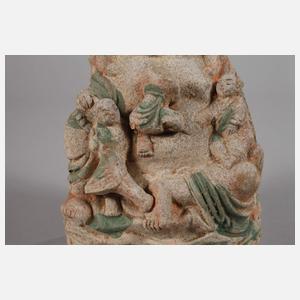 Budai mit spielenden Kindern