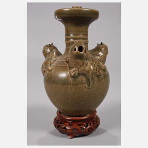 Seladon-Kerzenhalter mit Löwen