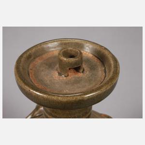 Seladon-Kerzenhalter mit Löwen