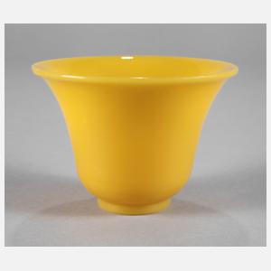 Gelber Pekingglas-Teebecher