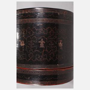 Zwei schwarze Betelboxen