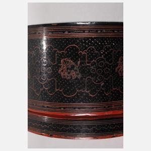 Zwei schwarze Betelboxen