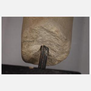 Torso einer männlichen Gottheit