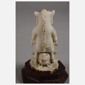 Hornschnitzerei "Schweinkram"