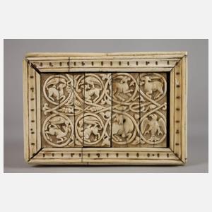 Neogotische Schatulle