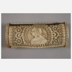 Zwei Schnupftabakdosen