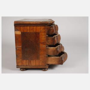 Barocke Miniaturkommode