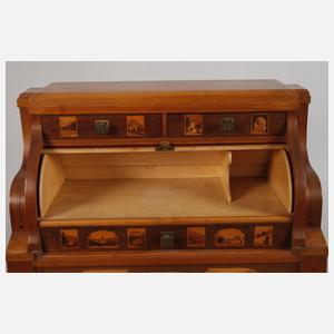 Feiner Rollsekretär als Miniaturmöbel