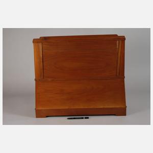 Feiner Rollsekretär als Miniaturmöbel